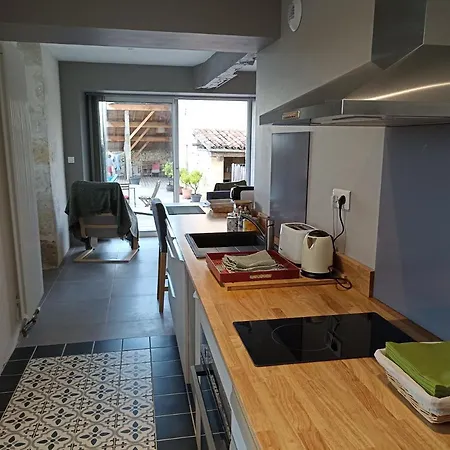 Pigeonnier De Sabaillan Oda ve Kahvaltı 3*